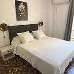 Отель Restaurant Les Paquebots 2*